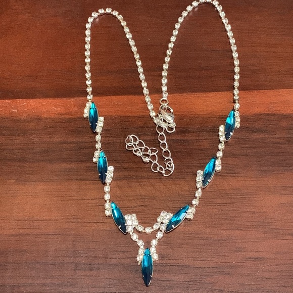 Sarah B Studio Necklace and Earring Set - Picture 2 of 5